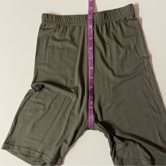 Missguided Olive Green Biker Shorts Size 2 NWT - Picture 6 of 11